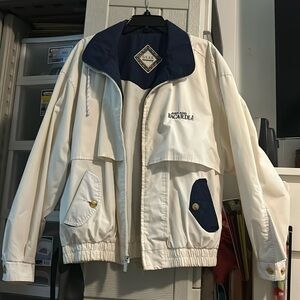 USED MENS JACKET 
IN EXCELLENT CONDITION 
WORKING ZIPPER